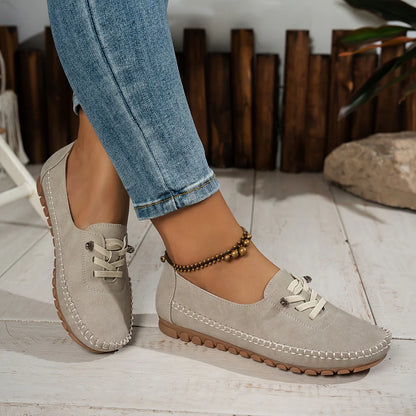 Hassas ayaklar için tam destekli slip-on ayakkabılar
